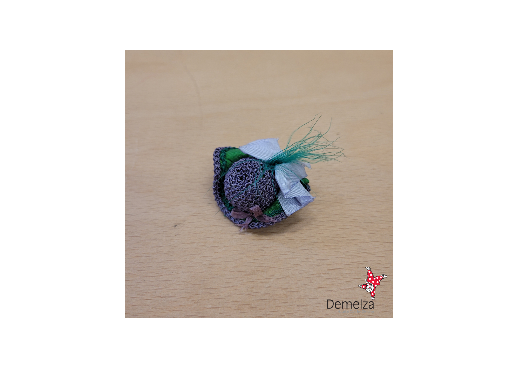 Dolls House 1:12 Scale Green Hat Feather View
