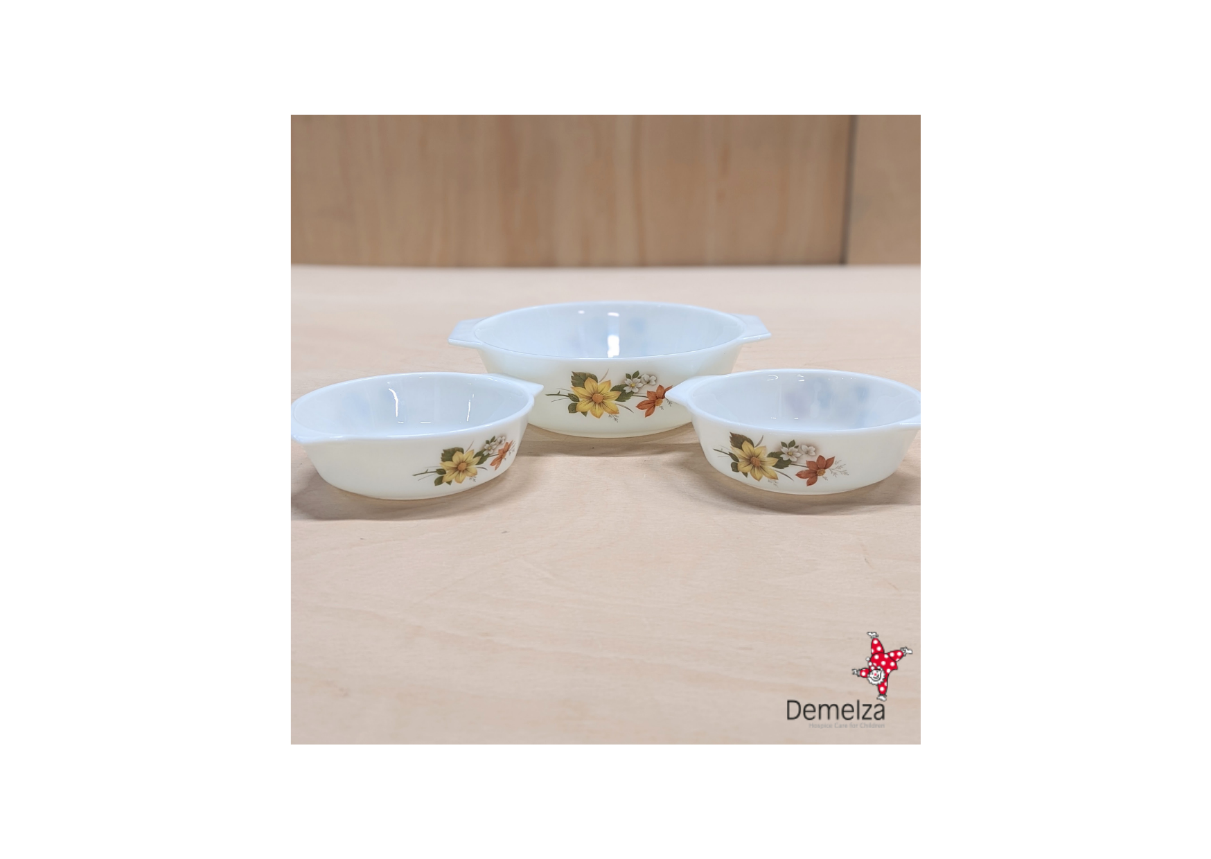 Set of Three White with Brown/Yellow/Green Autumnal design Pyrex Bowls (1 Large & 2 Small)