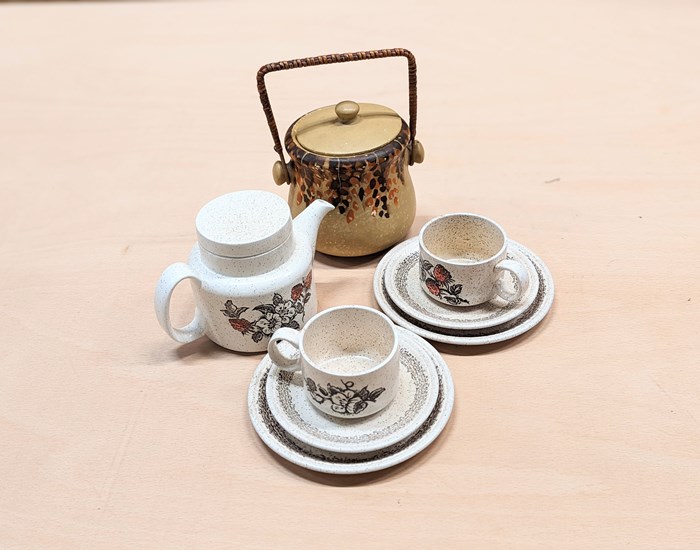Vintage homeware collection of tea cups and teapot