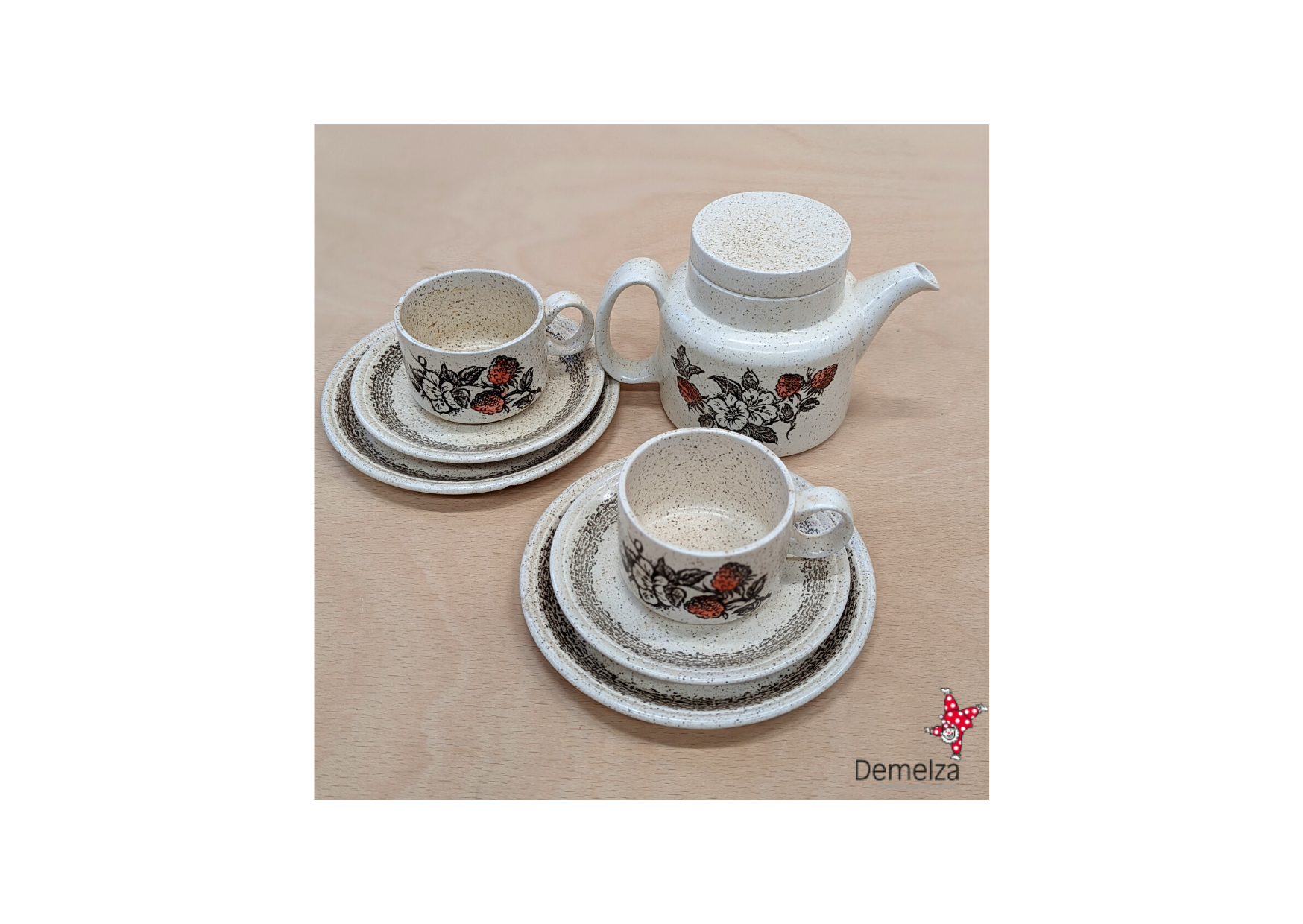 Vintage 1970s Cream and Brown Speckled Barratts of Staffordshire With Wild Strawberry Design Tea Set