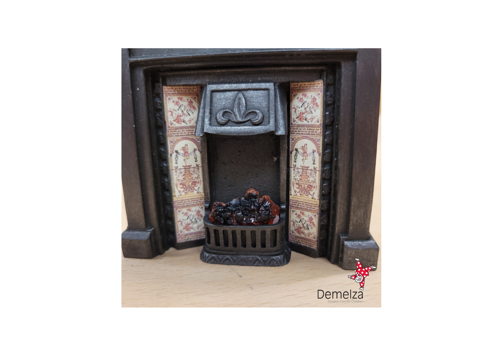 Dolls House 1:12 Scale Fireplace with Cream Tile Close Up