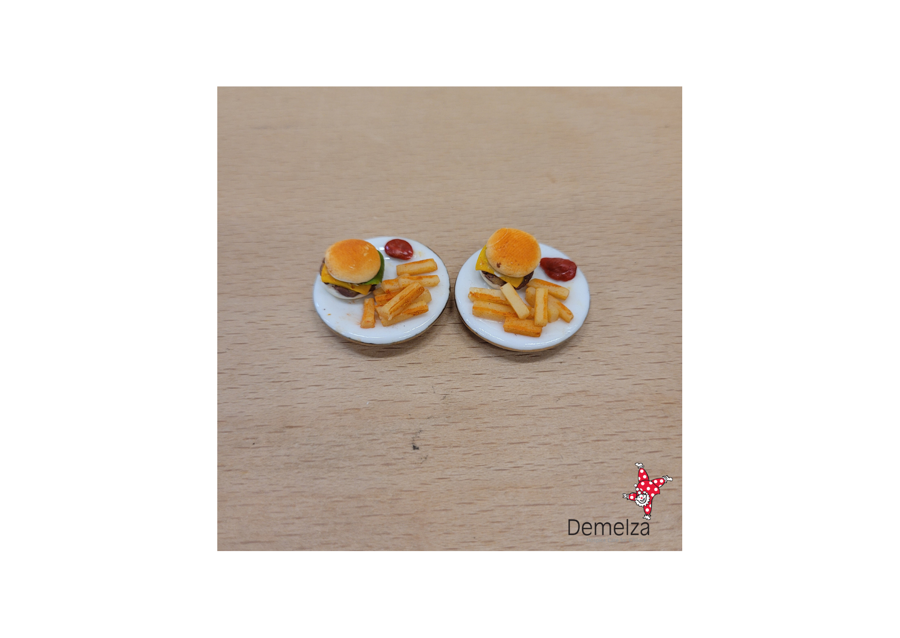 Dolls House 1:12 Scale Plates Burger & Chips Main Front View