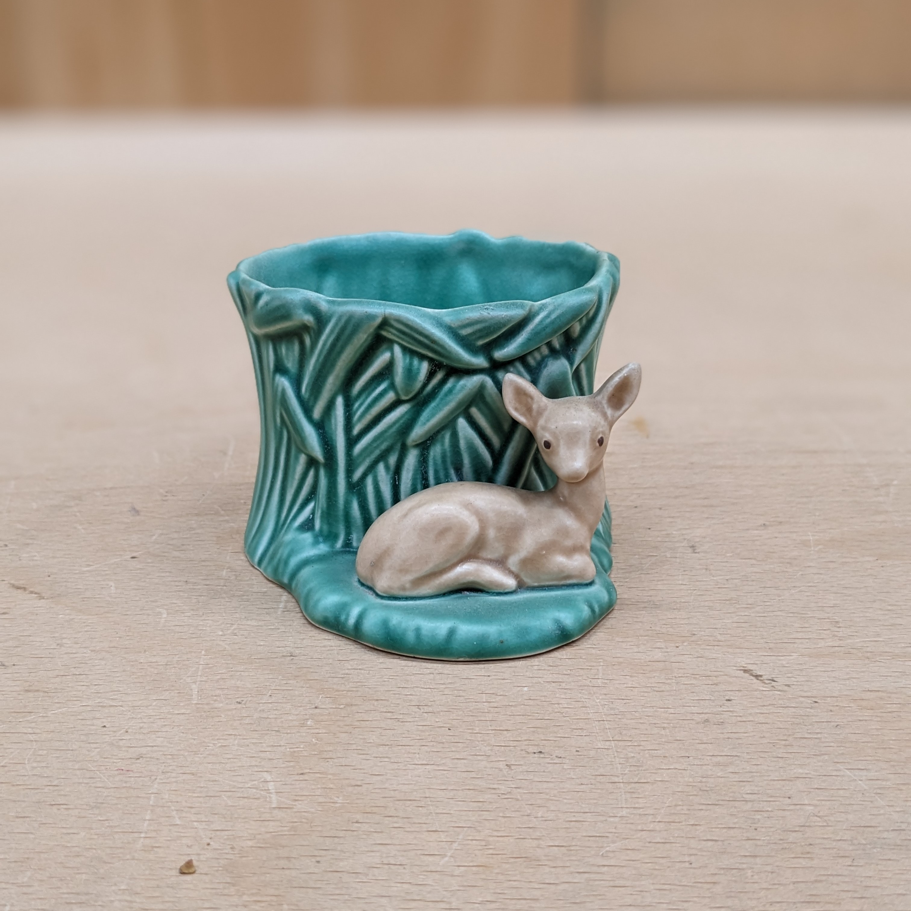 Vintage 1940s Sylvac Small Green pot with Deer Stamped 568 Made in England Main Front View